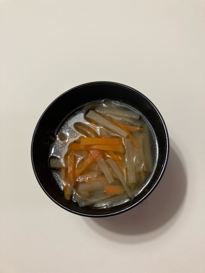 大根・しいたけ・にんじんの中華スープ