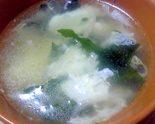 余った卵白とわかめの中華スープ