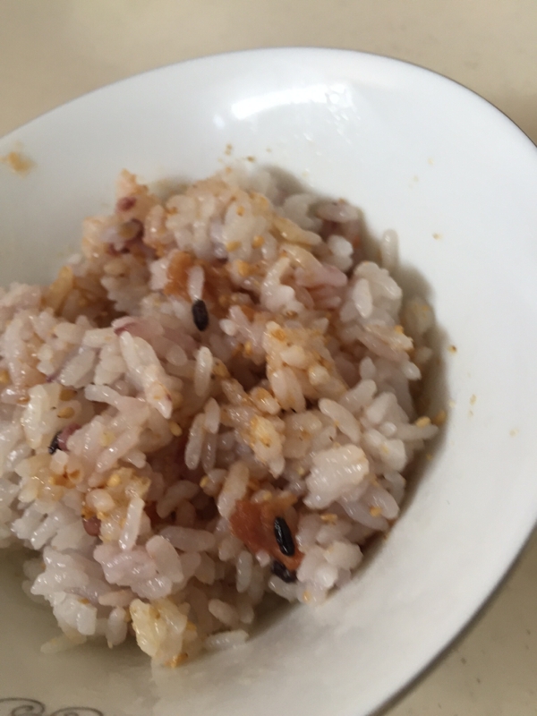 雑穀米で梅干しの混ぜ御飯