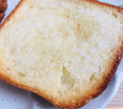 レモン風味の蜂蜜バタートースト