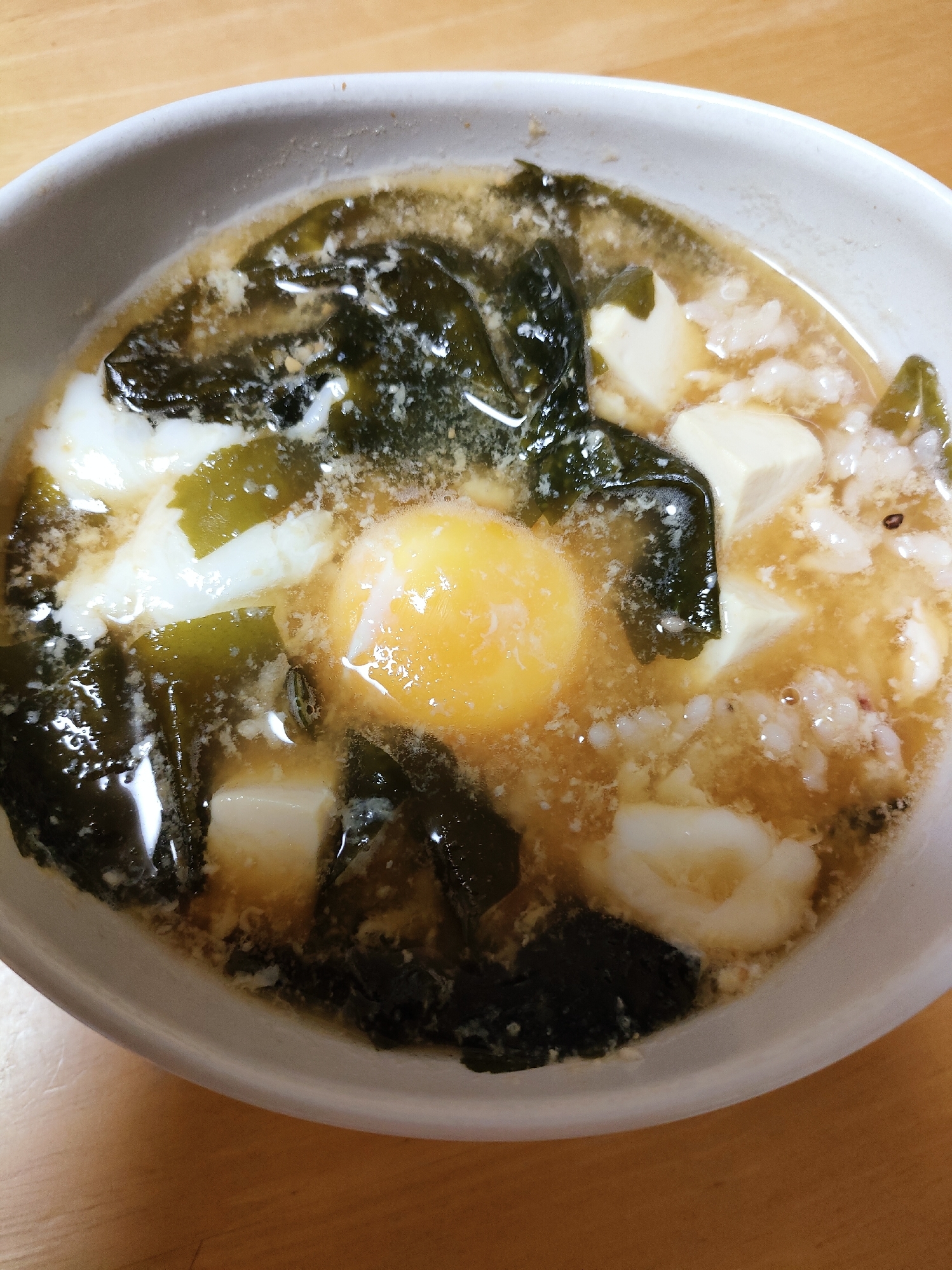 レンジで簡単！豆腐と卵の味噌雑炊