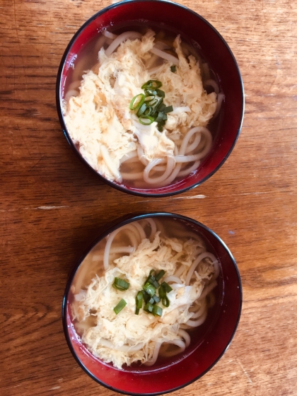 こんぶダシを使用し、2人分作りました。
卵を入れてあっさりいただきました。
とても美味しかったです♪