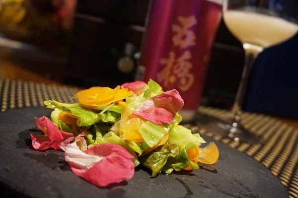 【愛知食材】春キャベツとエディブルフラワーのサラダ