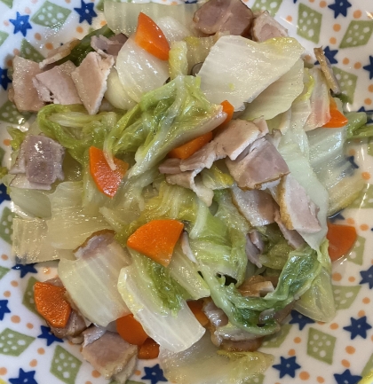 白菜とベーコンの炒め物
