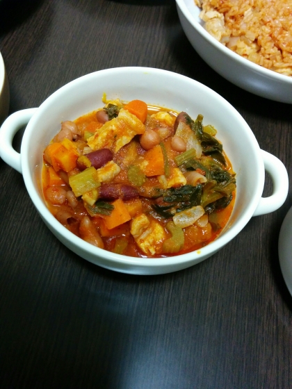 豚肉とひよこ豆と香味野菜のトマトスープ