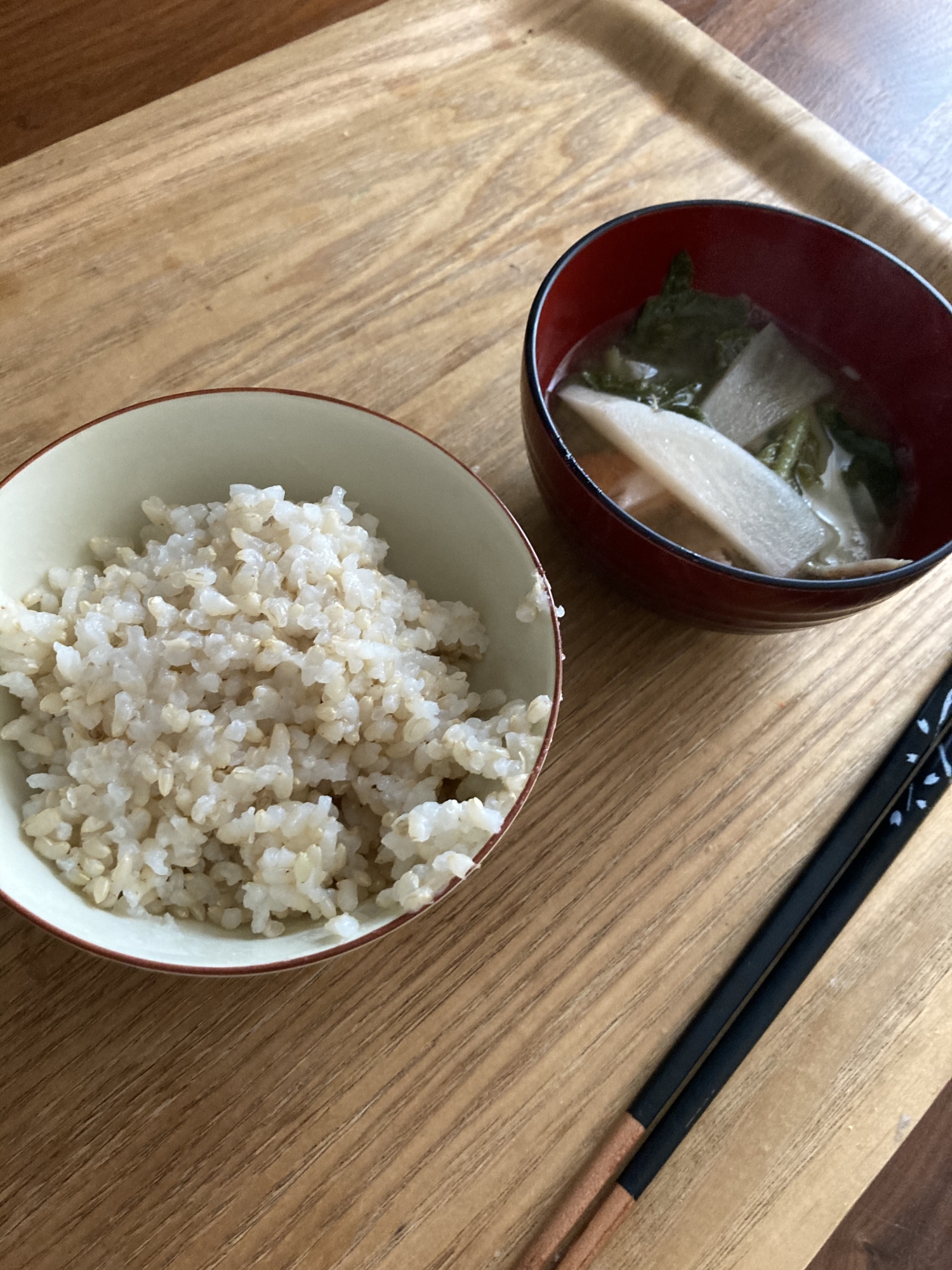 大根の味噌汁と玄米ご飯の朝ごはん