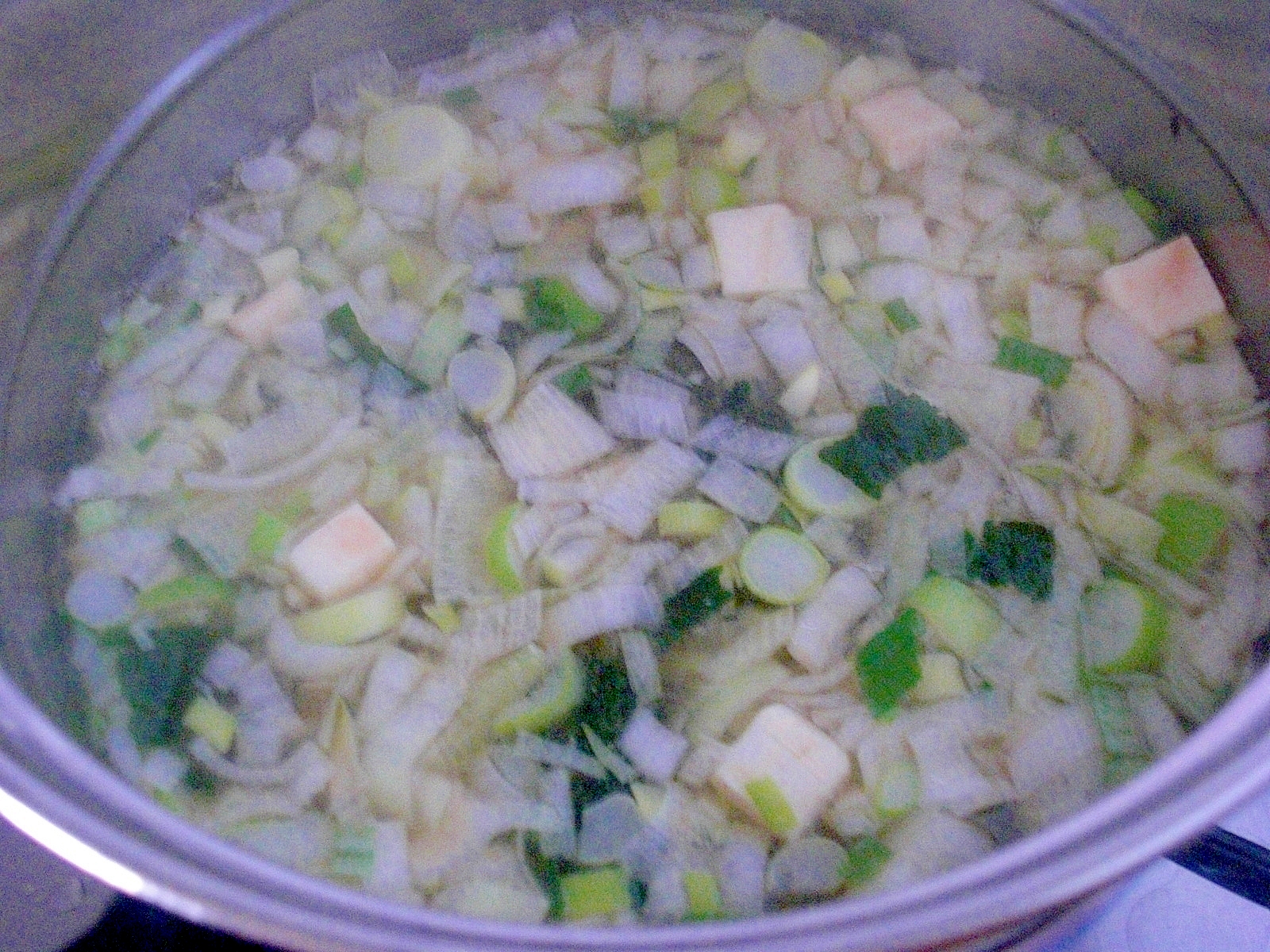 葱と豆腐とわかめのスープ