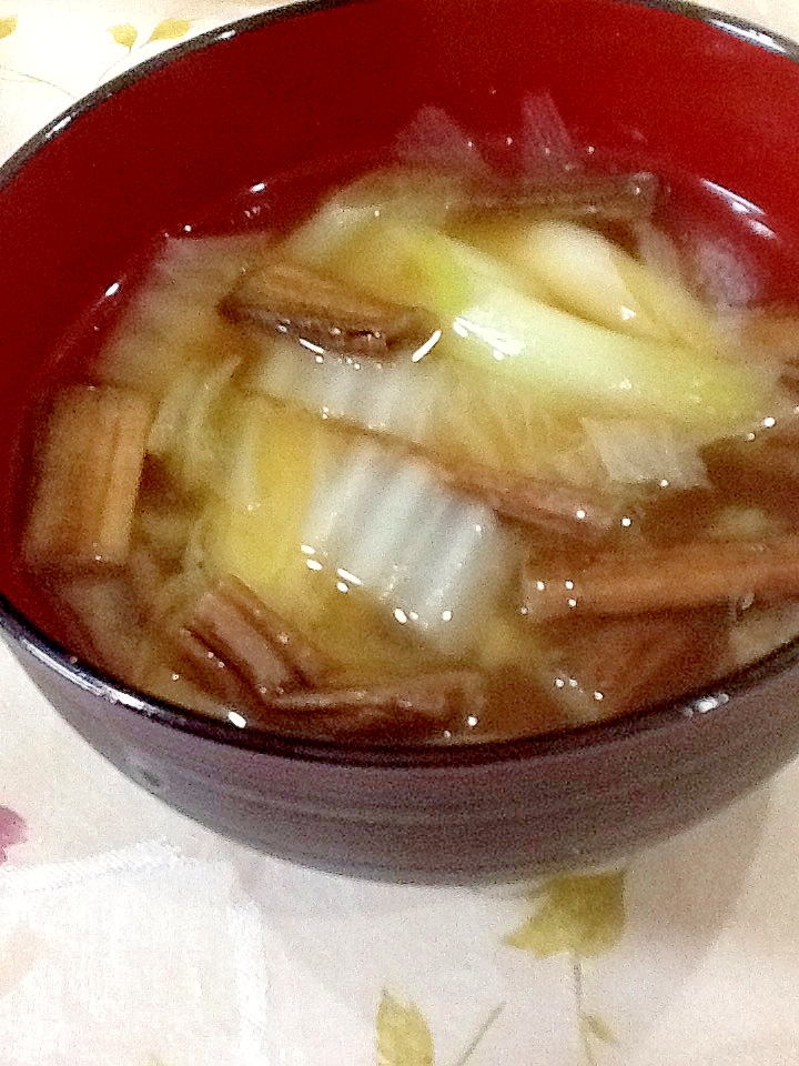 母の味♪芋がらと白菜とネギの味噌汁