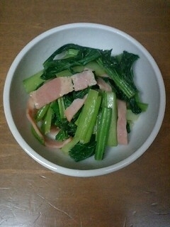 小松菜とベーコンのめんつゆ炒め