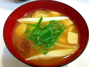 椎茸と高野豆腐の☆美味しい味噌汁