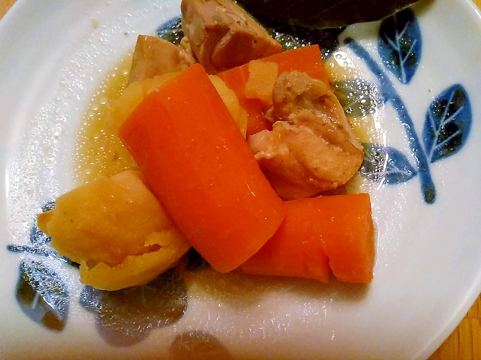 ジャガイモとニンジンと鶏肉の煮物 レシピ 作り方 By Findus 楽天レシピ ジャガイモとニンジンと鶏肉の煮物 レシピ 作り方 By Findus 楽天レシピ