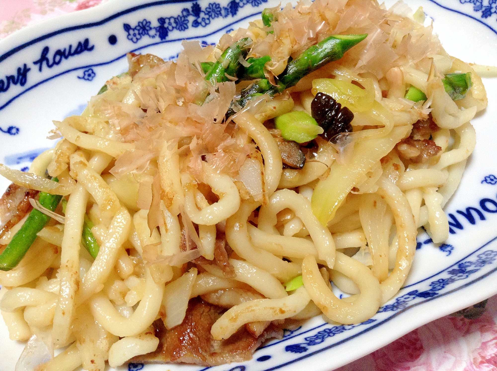 キューちゃん入り 焼きうどん レシピ 作り方 By やなママ 楽天レシピ