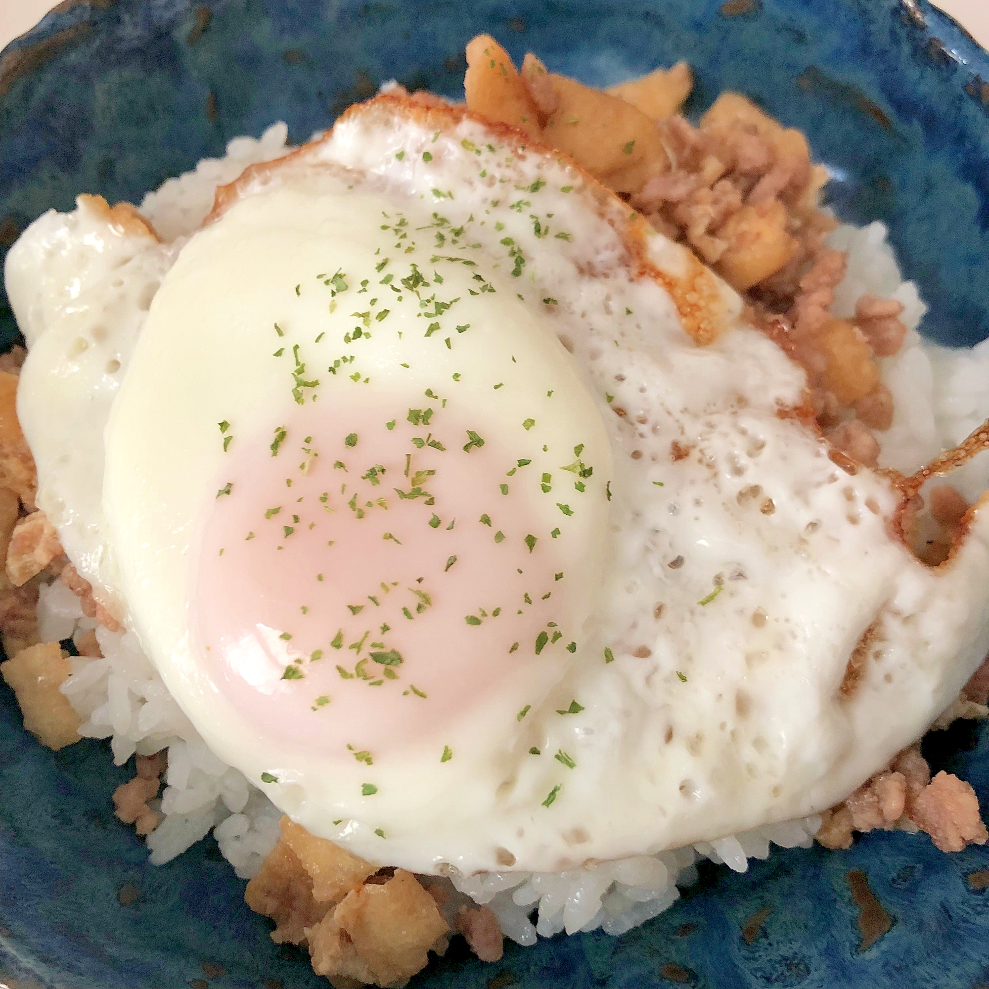 豚こまのケチャップ炒めと目玉焼きのせご飯☆彡