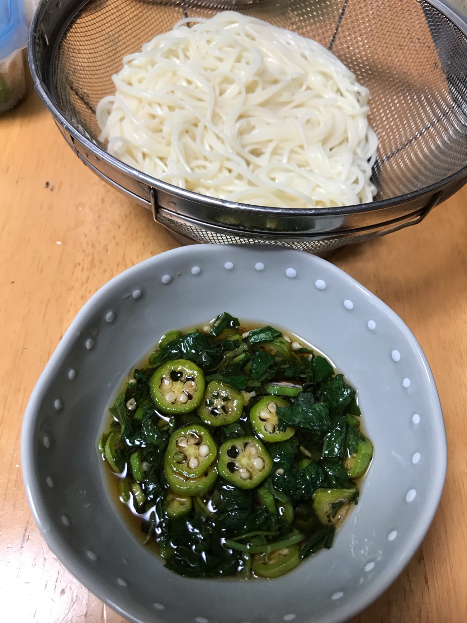 オクラでねばねばタレうどん