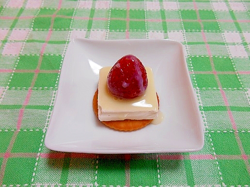 クリームチーズ＆練乳苺☆リッツ