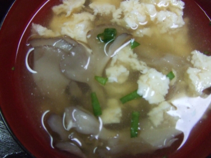 くずし豆腐と舞茸のお味噌汁♪