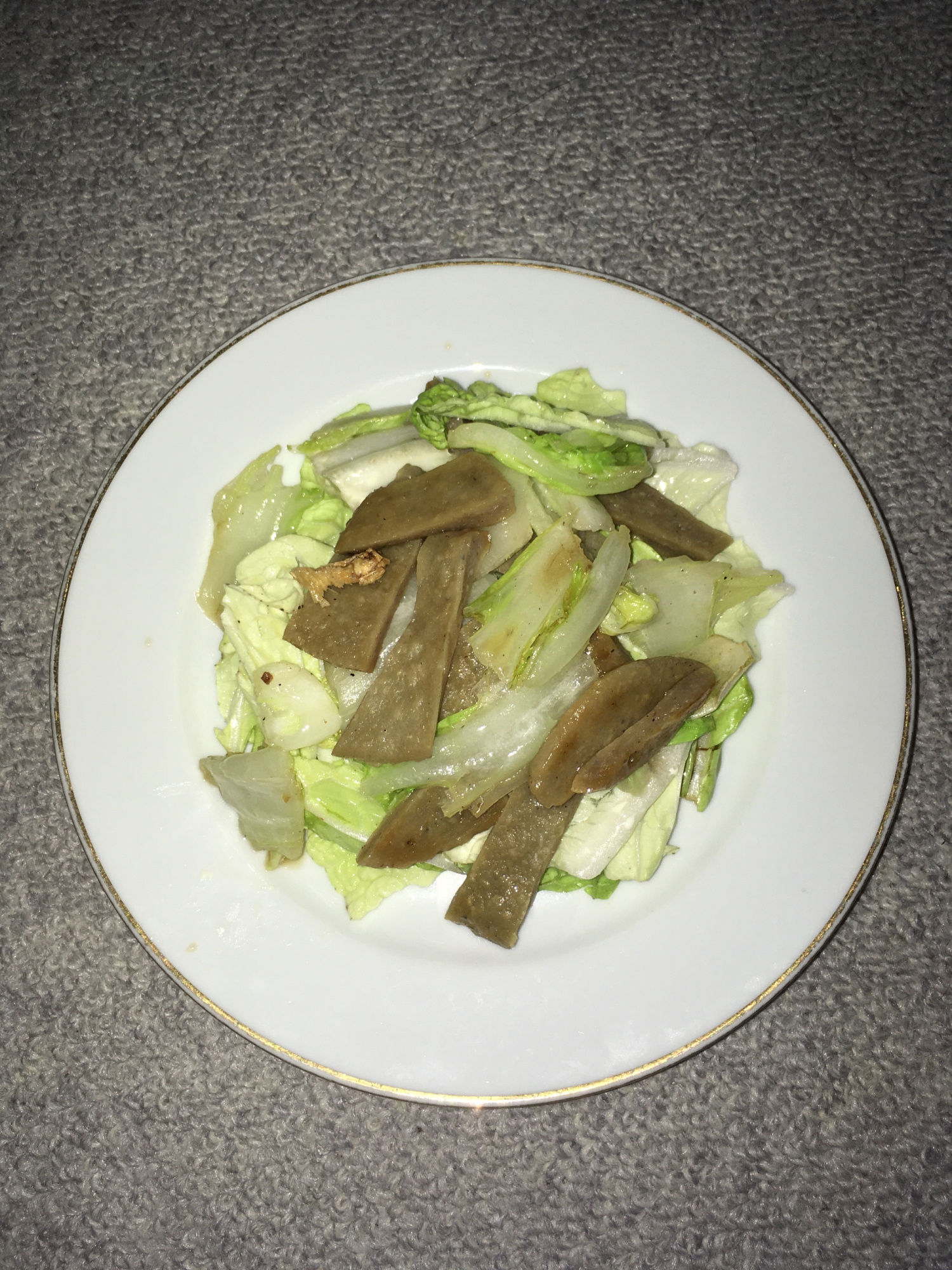 シャキシャキ白菜と黒はんぺんのサラダ