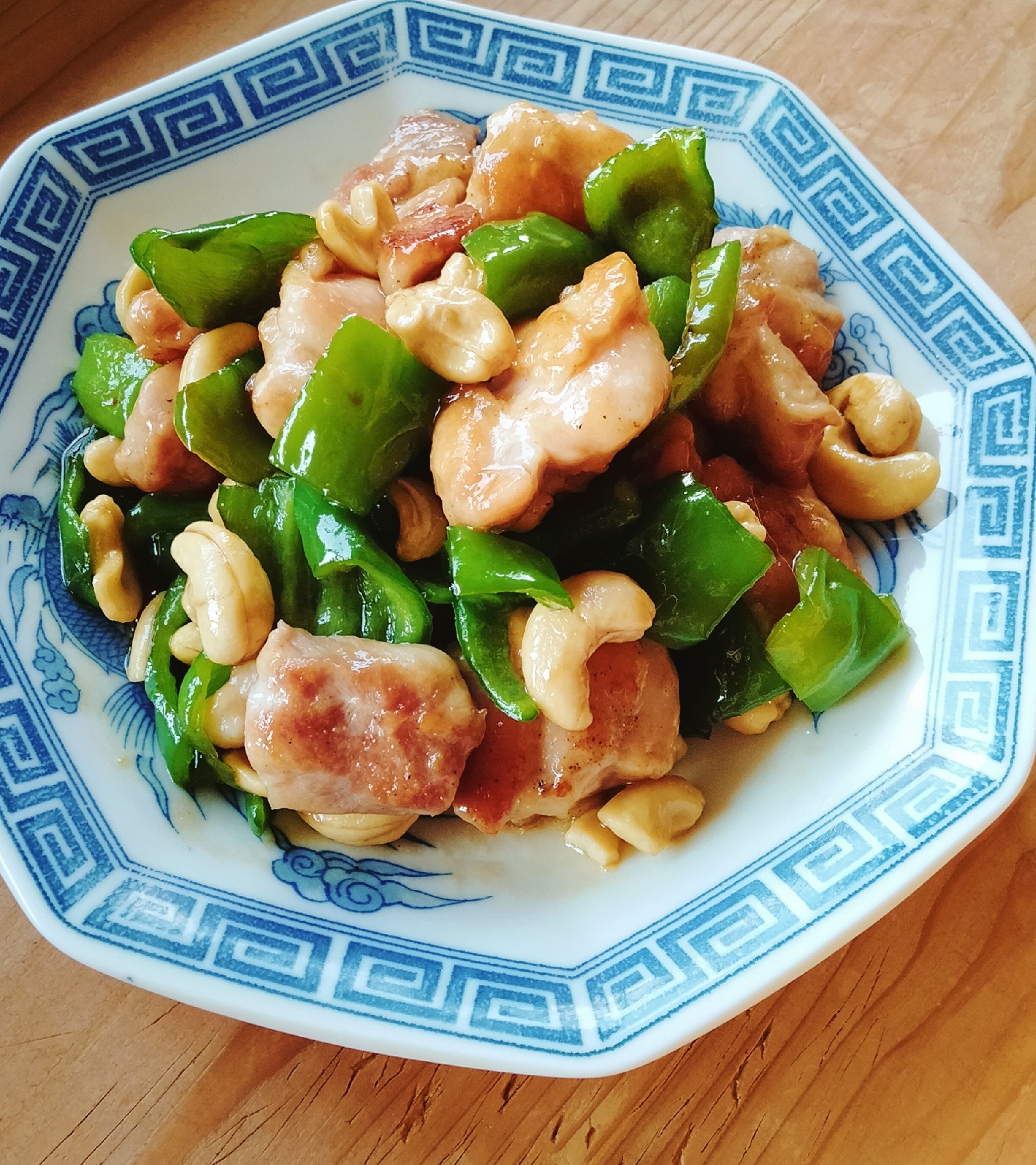 鶏もも肉とカシューナッツのオイスターソース炒め