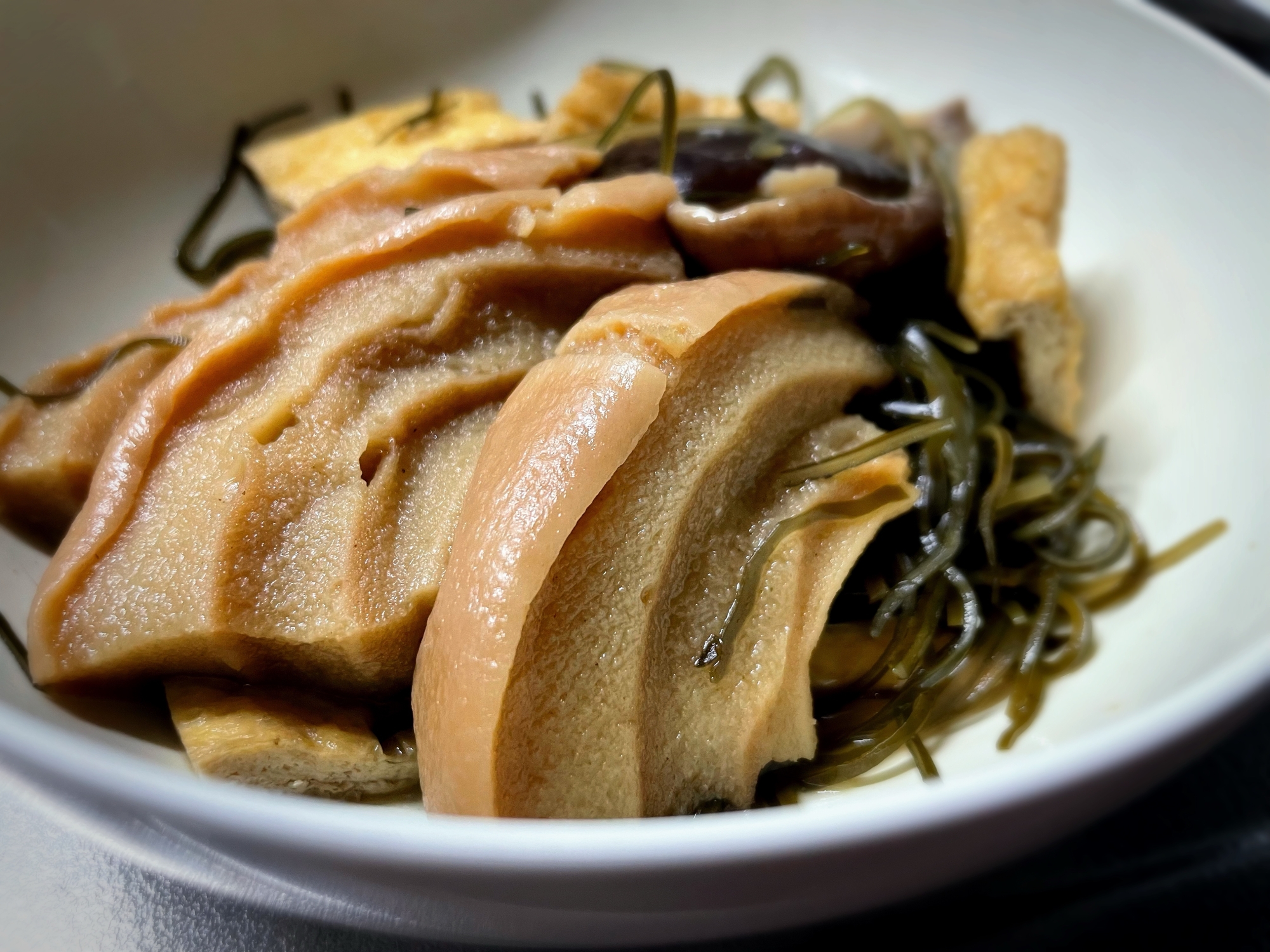 くるま麩と刻み昆布の煮物