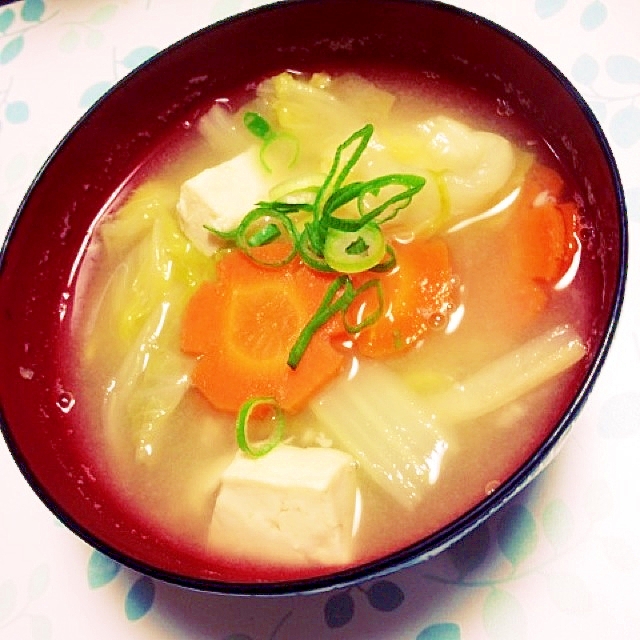 干し白菜と花型人参のお味噌汁 レシピ 作り方 By Polaris36 楽天レシピ