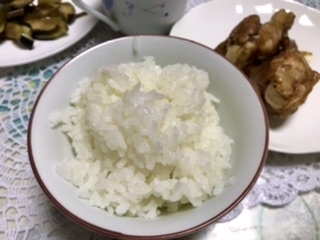 おはようございます。
もち米を入れると、冷めても硬くなりませんね。
炊飯器で簡単に作れるのが、いいですね。
素敵なレシピを、ありがとうございました。