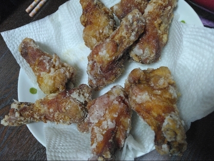 今まで作っていた手羽元の唐揚げは中まで味がしみていなかったのですが、このレシピは中まで味が染みていて我が家のレシピに追加になりました(^^*)