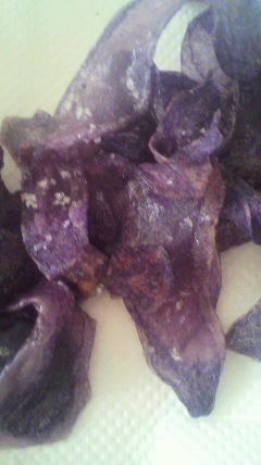紫ジャガイモのチップス