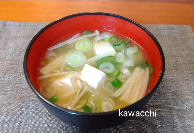 白ねぎ・えのき・豆腐のお味噌汁