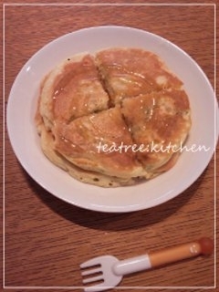 いつもジップロックの写真なので、今回は子供と一緒に作ったホットケーキを…♪野菜入りです♪とーーってもおいしくできあがりましたー＾＾