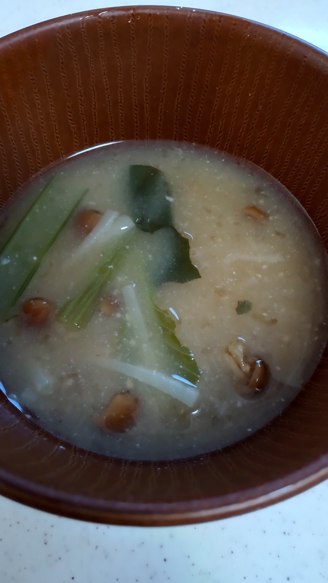 なめこと小松菜と大根の皮のお味噌汁