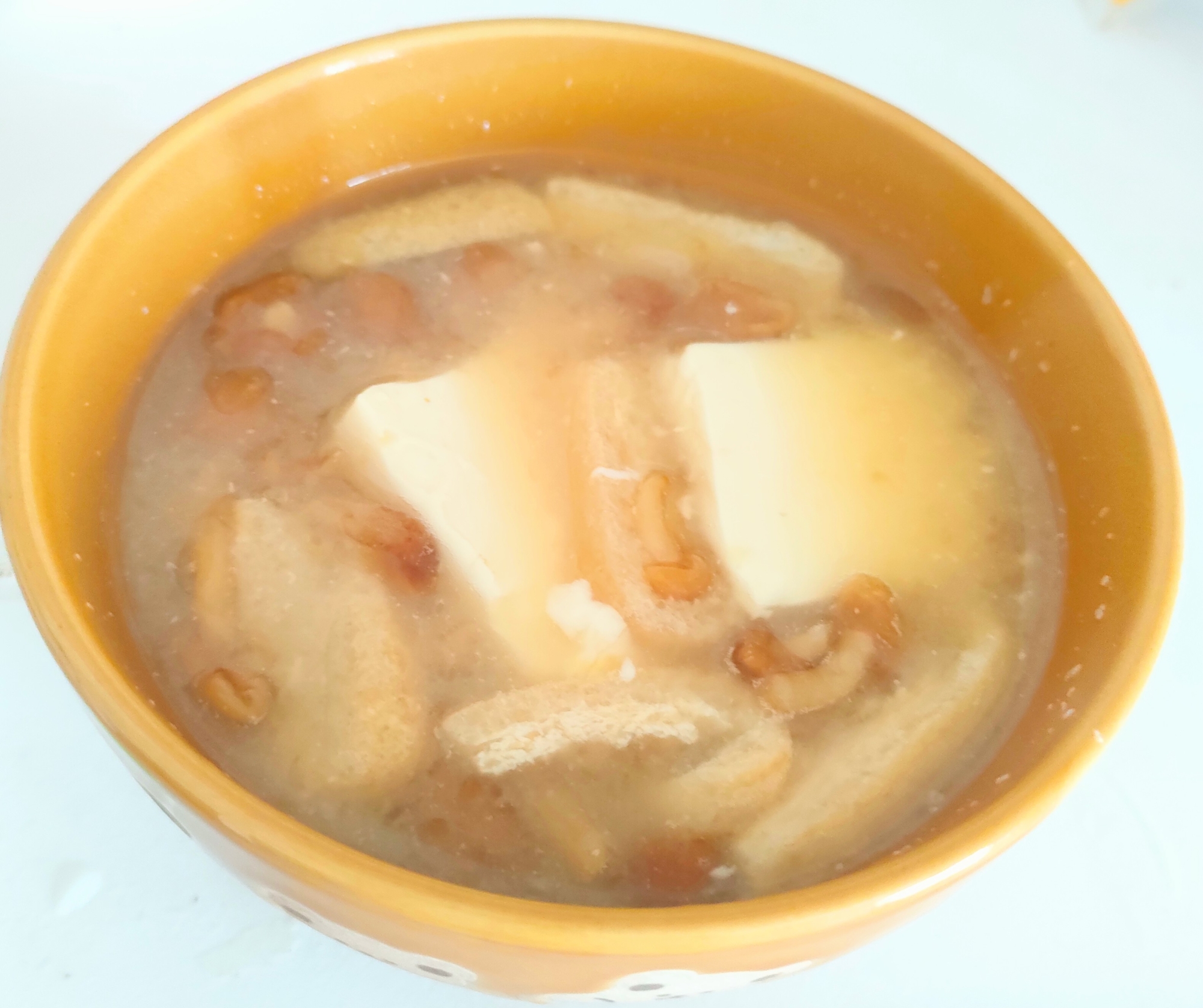 ほっこり…なめこと豆腐と油揚げの味噌汁