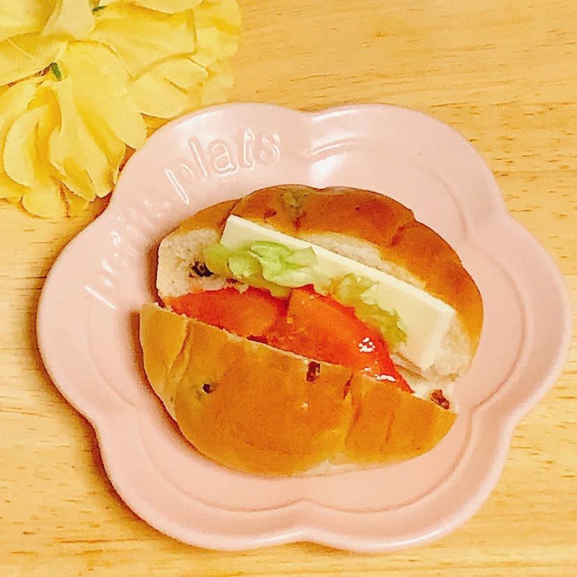 サラダチーズ♪レーズンパン♡