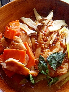生しょう油麹で食べる「鶏肉と温野菜サラダ」