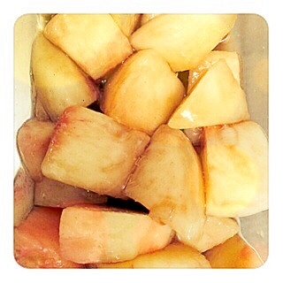 味の薄い桃に  ♡ 蜂蜜バルサミコ酢漬け
