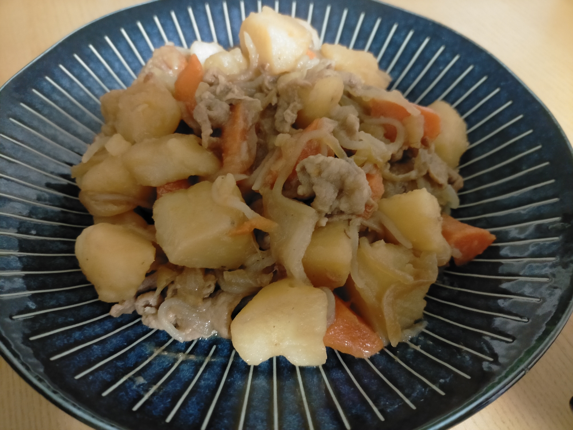 鉄鍋で無水でつくる肉じゃが