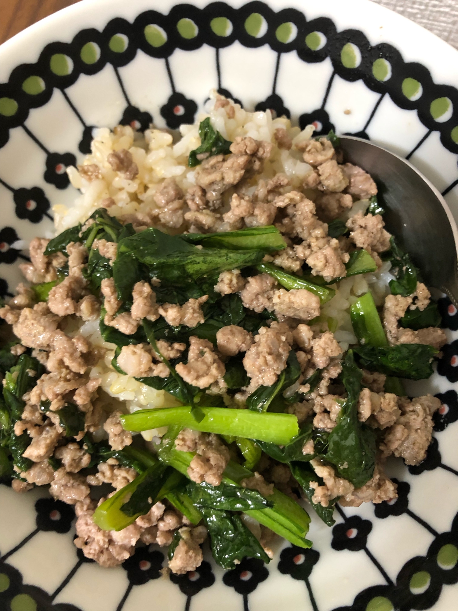 小松菜と牛挽肉丼