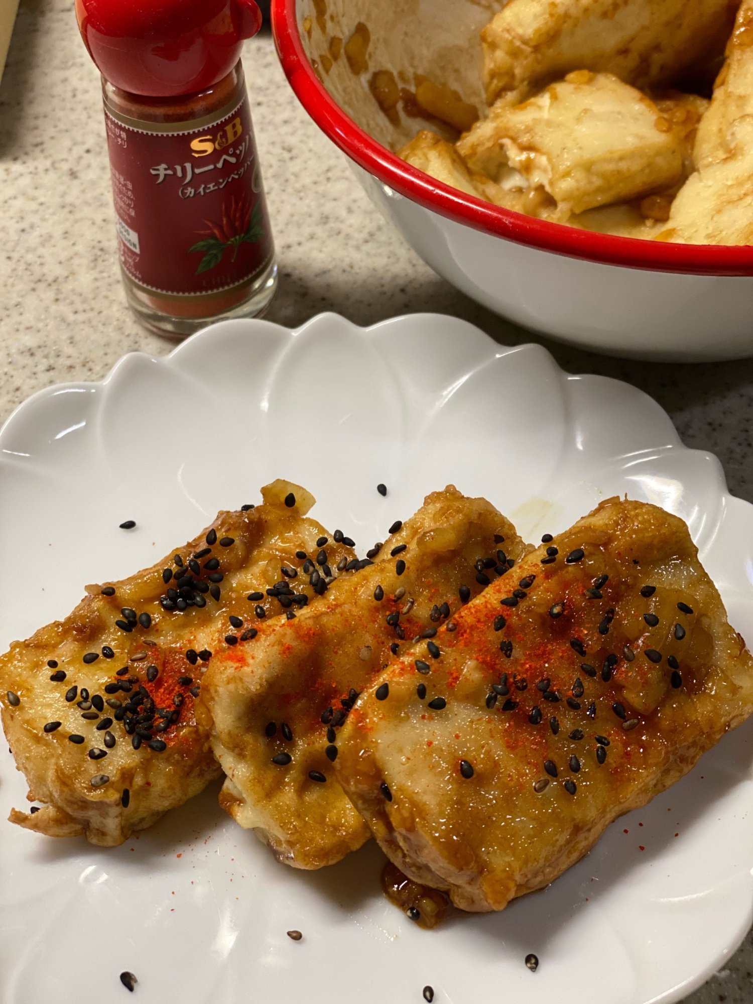 揚げ豆腐の焼肉のタレとチーズからめ