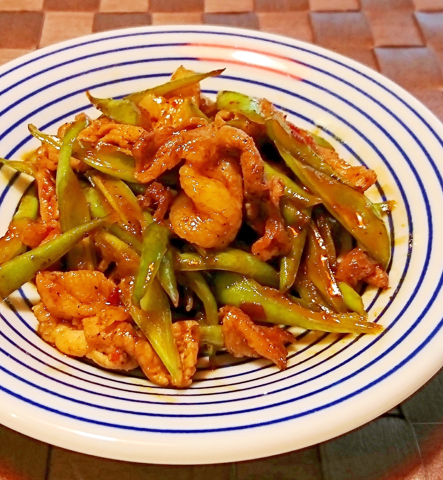 お弁当に★豚肉といんげんの甘辛豆板醤炒め