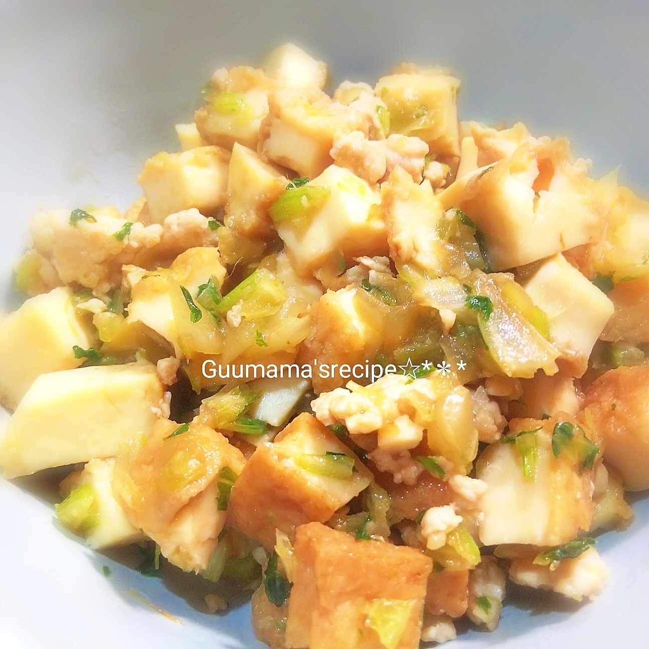 ご飯に乗せて丼にも♡厚揚げとセロリのガパオ風炒め