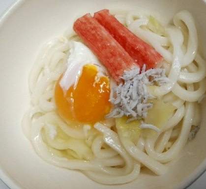 カニカマ&ゆで卵の冷やしうどん