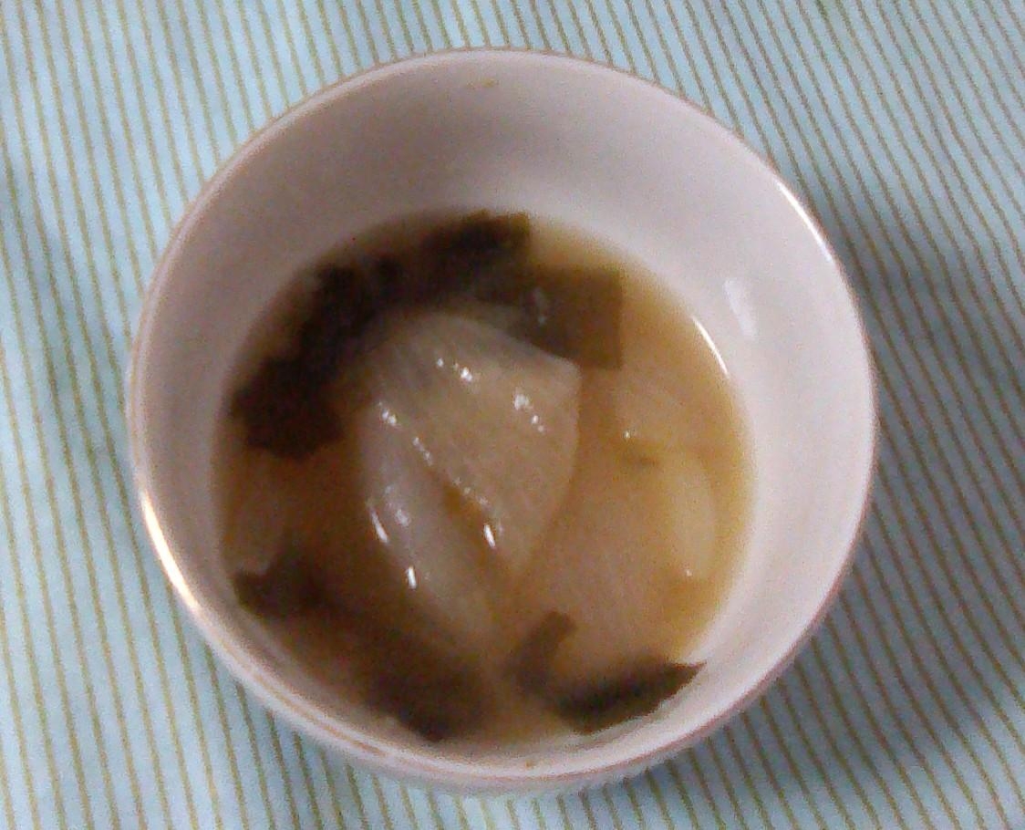 玉ねぎわかめの味噌汁