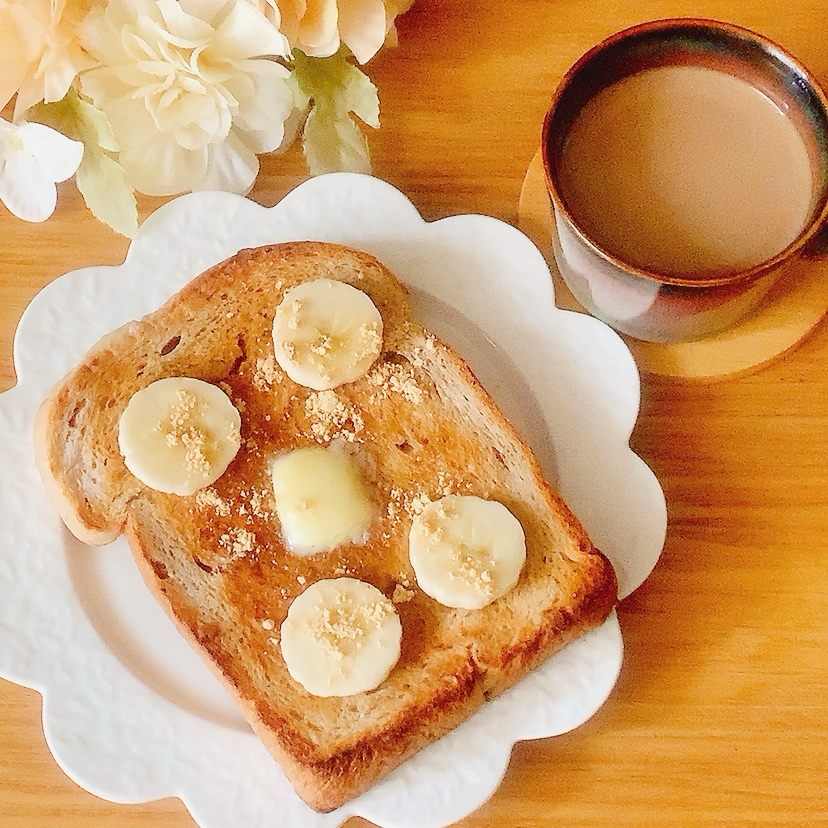 バナナきな粉ハニートーストで朝食✧˖°
