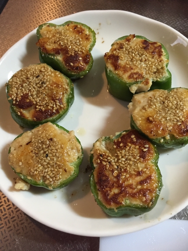 鶏胸肉で作る肉詰めピーマン