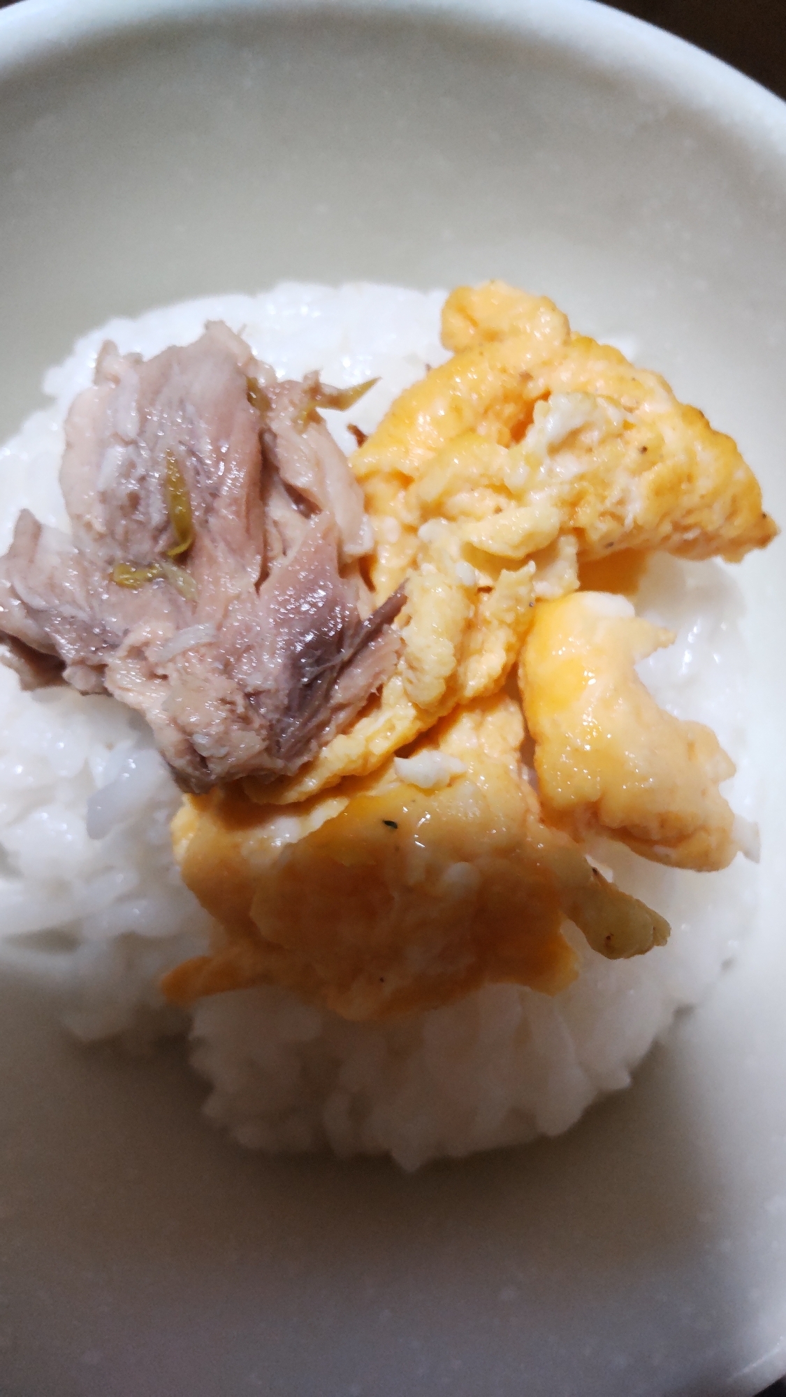 卵と鯖丼