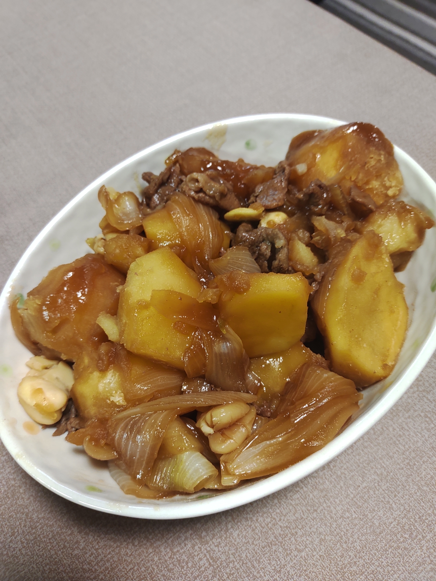 水は使わず こってり肉じゃが