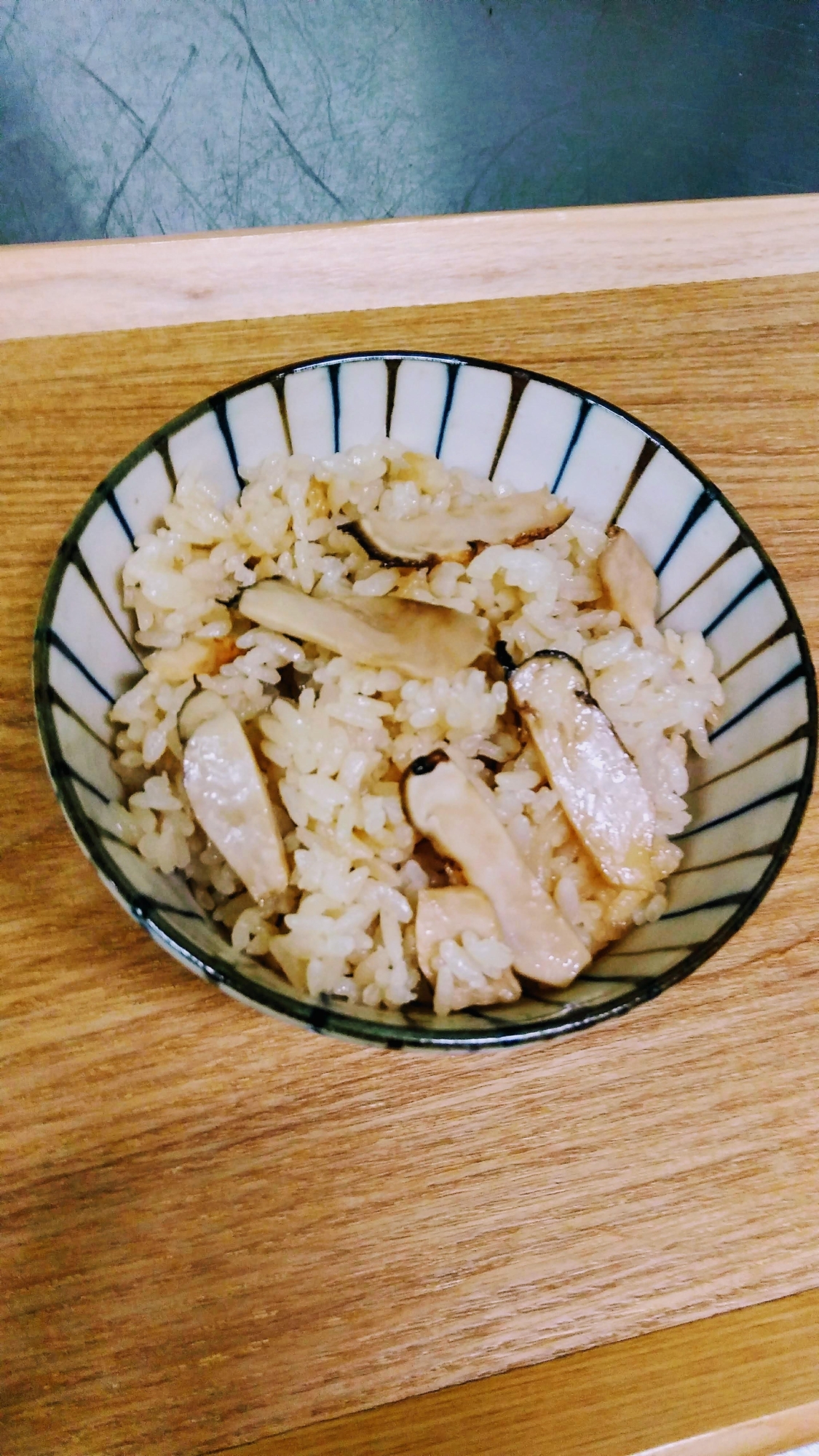 秋の味覚、松茸ご飯