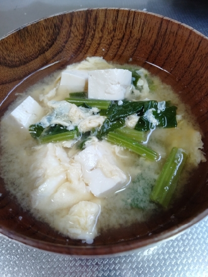 豆腐とほうれん草のかき卵味噌汁