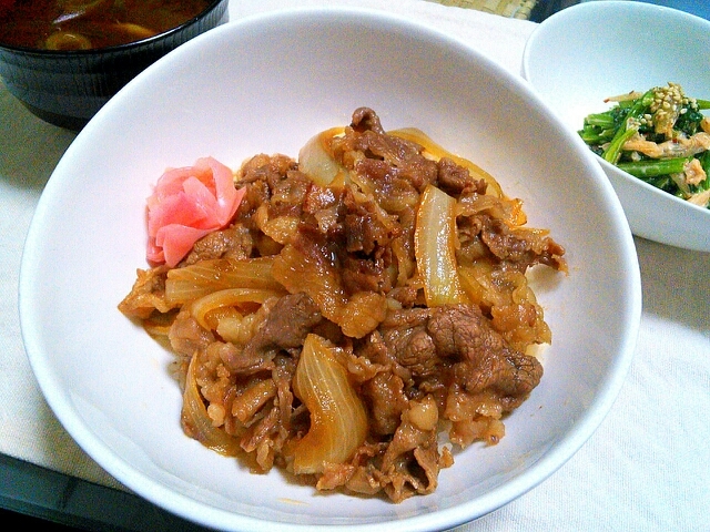 簡単旨い！！すき焼きのたれで甘味牛丼♡