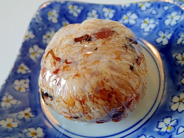 昆布佃煮・梅・アーモンド・おかかのおにぎり♬