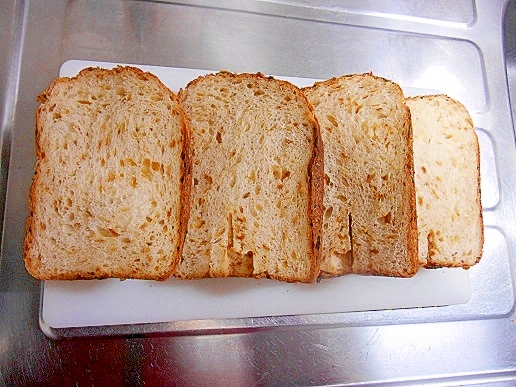 ＨＢ　オニオン食パン